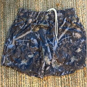 Abercrombie and Fitch men’s small camo drawstring shorts